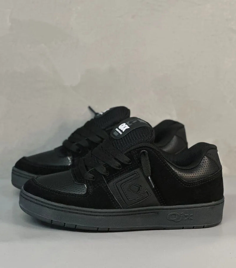 Qix 90s OG Preto